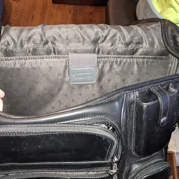 Tumi Black Leather Laptop Bag - Picture 6 of 7